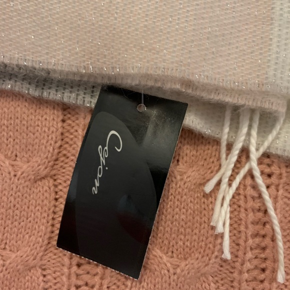 New CEJON Ivory Pink Gray Shimmer SCARF Winter Fringe C40625 - Picture 4 of 9